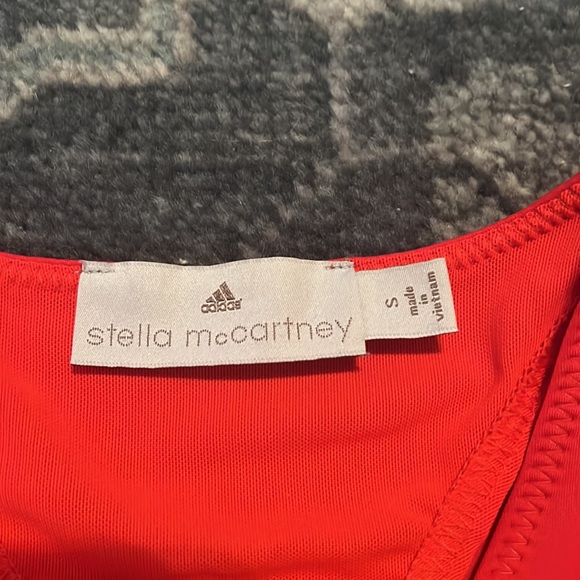 Stella McCartney for adidas open back with built in bra workout top. High neck. - Picture 4 of 5